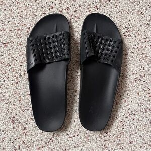 Women’s Olukai Kamola Slide Sandals Leather Black 8 Woven Leather